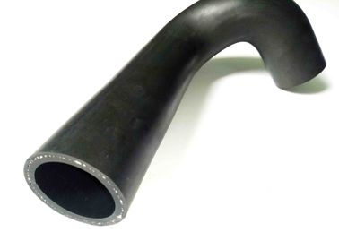 Rubber Air Intake Hose Ukuran Disesuaikan Resistansi Minyak Untuk AC Mobil